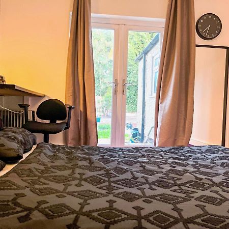 Wolves Living Bed & Breakfast Bushbury Exterior photo